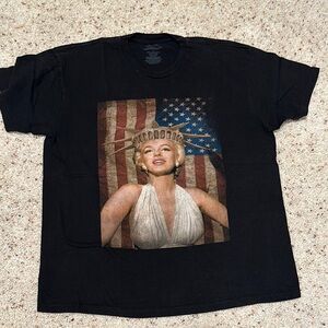 Black Graphic T-Shirt with  Marilyn Monroe